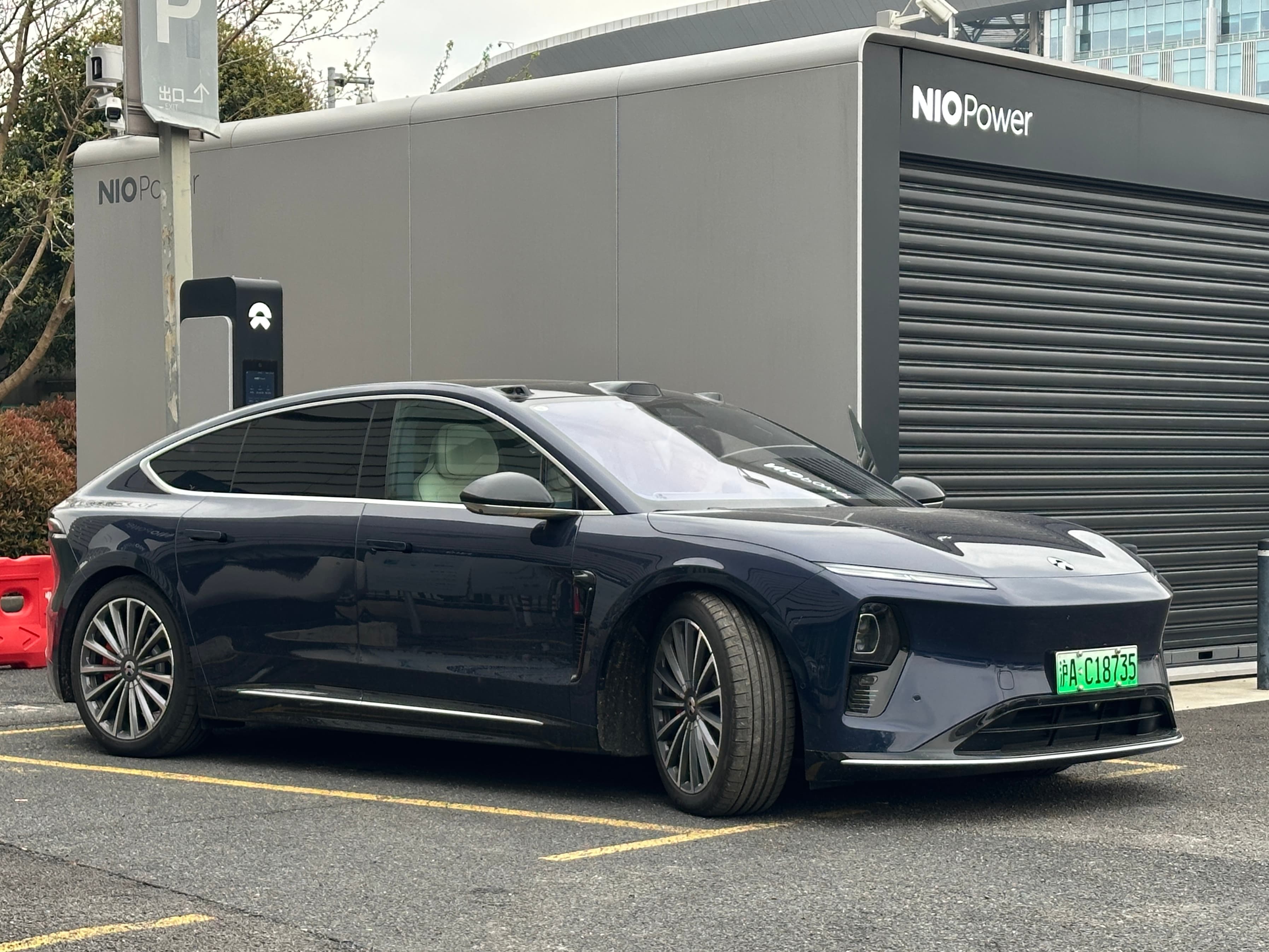 NIO NIO ET9